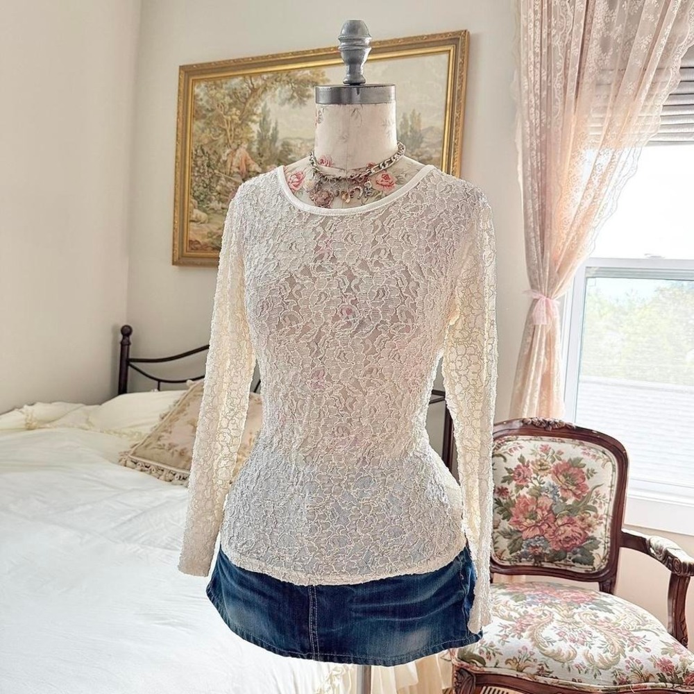 Y2K european club white lace top size medium‎